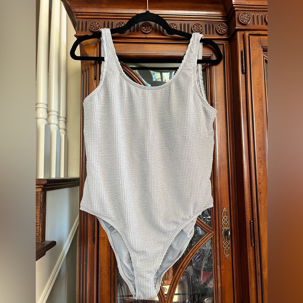 NWT Rylee + Cru Women’s one piece XL